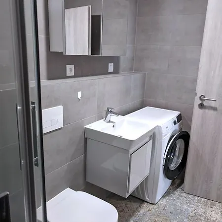 Old Town 1 Bdr, A/c, W/parking * Pressburg